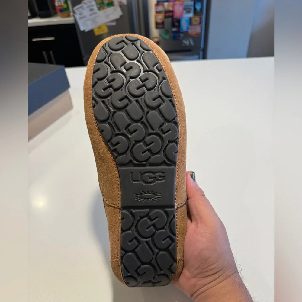 UGG - Men’s Ascot Slipper in Chestnut - US 12 - Picture 9 of 15